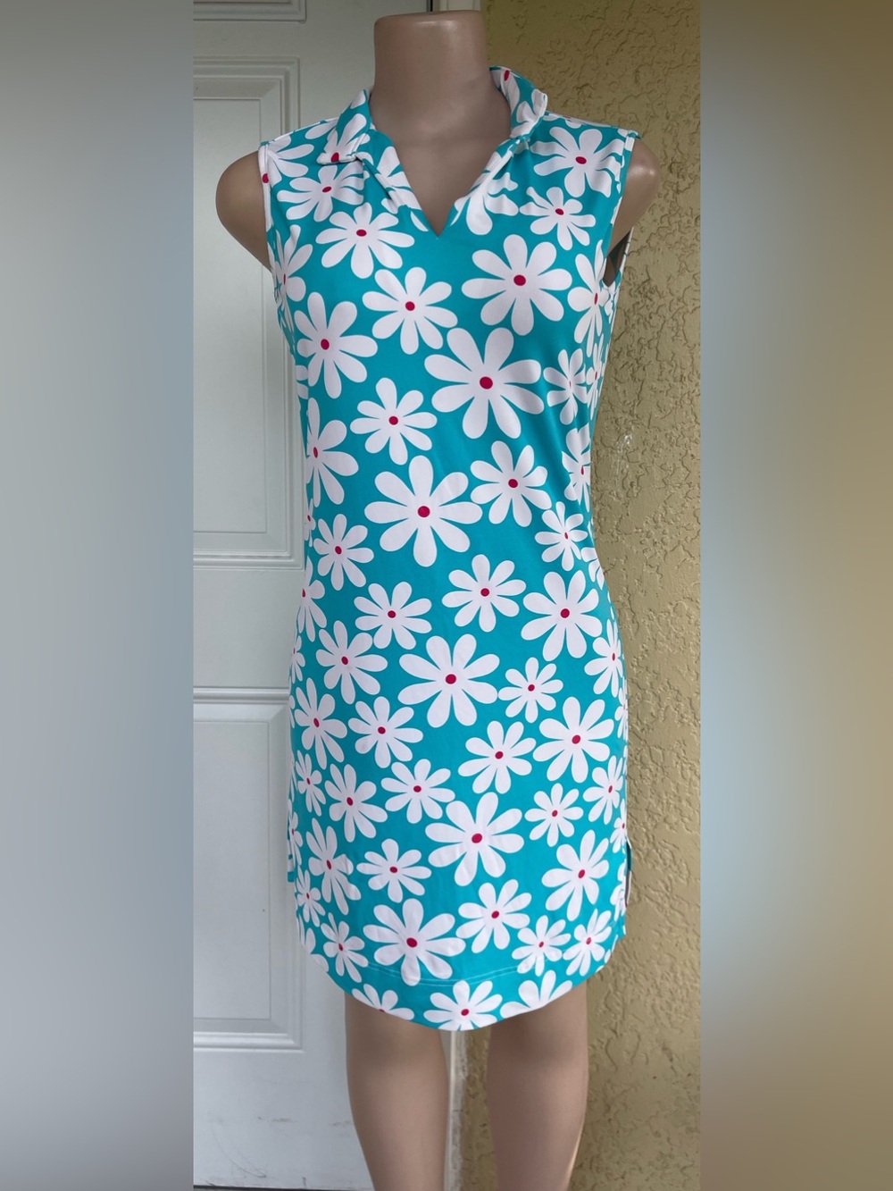 Lulu-B Teal Floral Shift Dress with White Daisies and Pink Centers